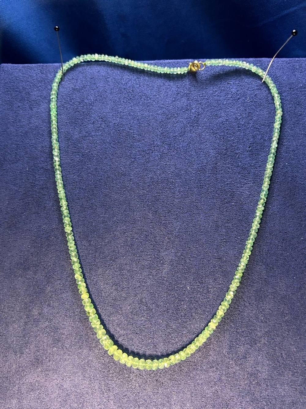 Green Beaded Necklace - Elegant Peridot-Tone Women's Necklace